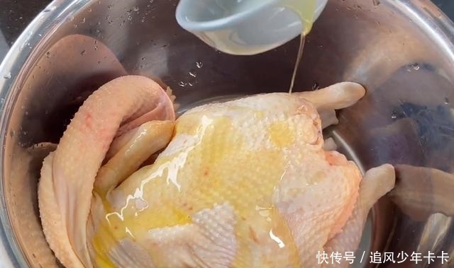 蒸鸡|立秋后,多给家人这样蒸鸡吃,鸡肉嫩滑又滋补,营养不流失,解馋