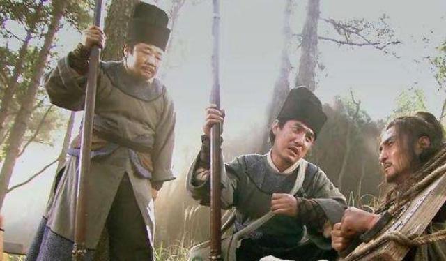 万禁军教头|林冲可以协助三代梁山之主,为何不自立为王原来是因为性格二字