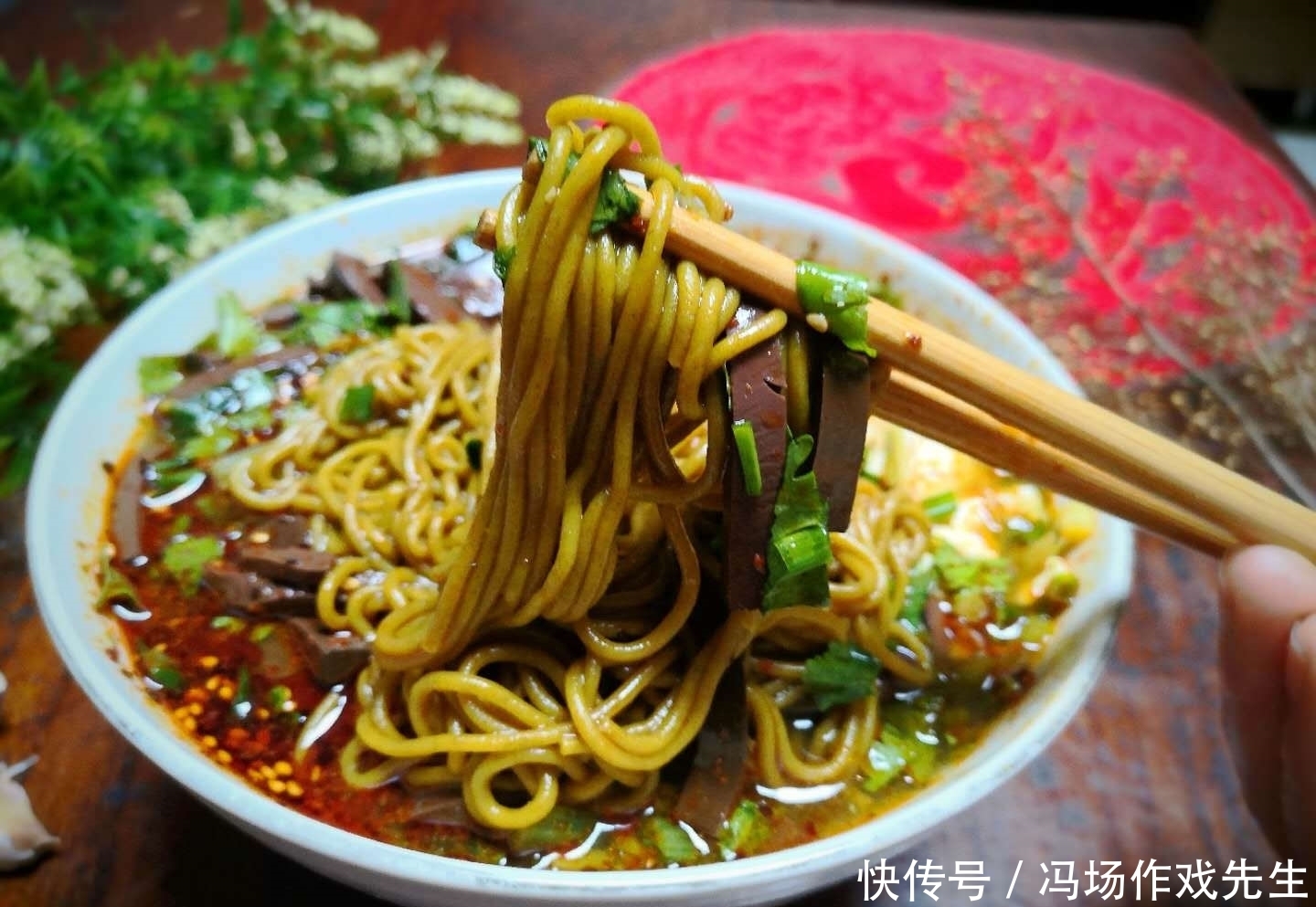 营养|天凉了,就爱吃这饭,10分钟做好,一碗下肚又香又饱,营养好消化