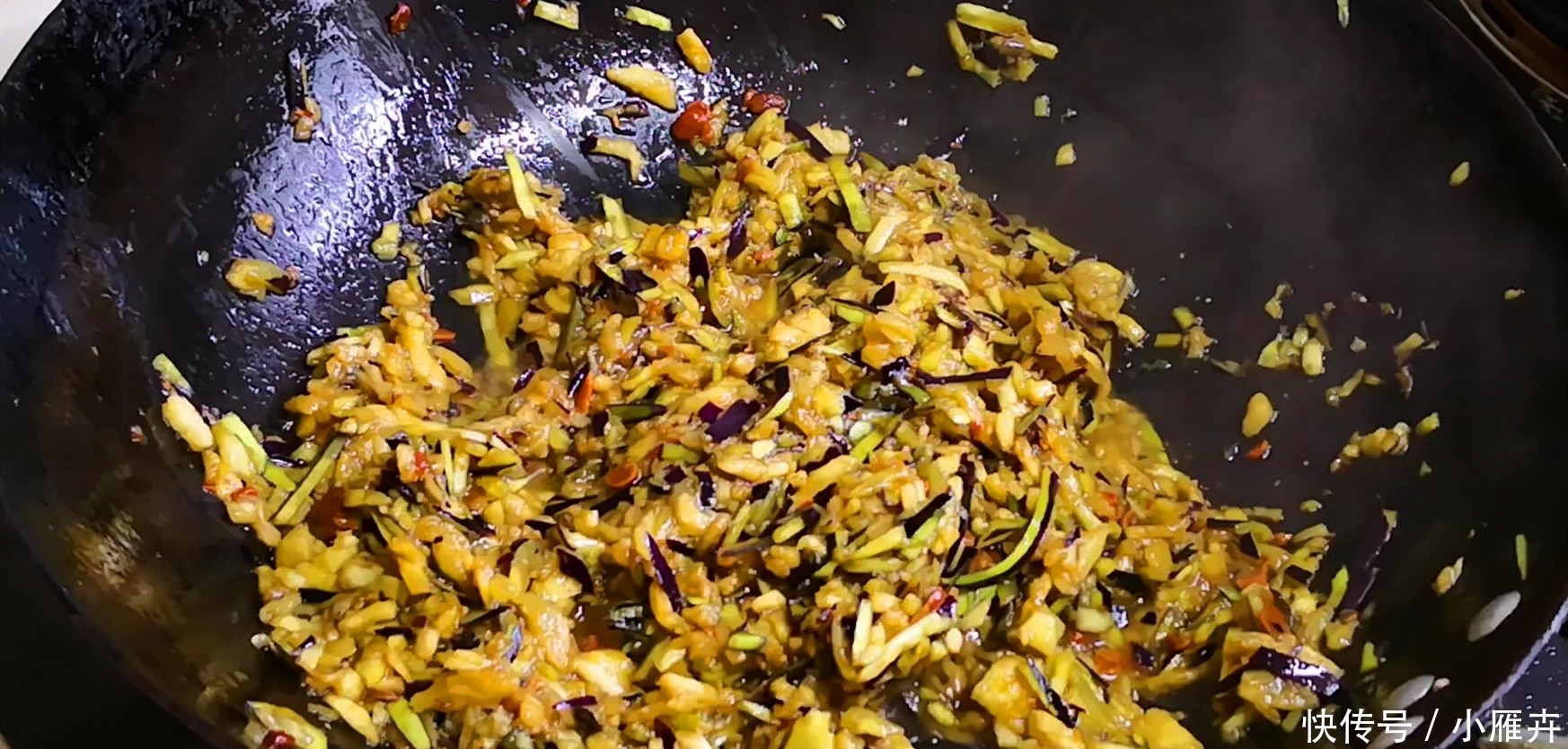 茄子|茄子包饺子,实在太好吃了,鲜美多汁不油腻,比肉饺子还香还好吃