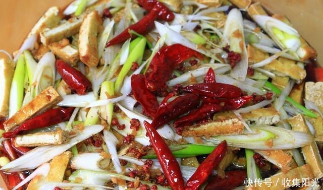 做法|白菜别炒着吃了,教你特色做法,酸爽开胃,下饭下酒特过瘾