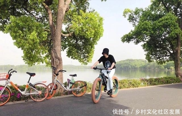 告诉|在鸟巢连开两场演唱会,华晨宇的逆袭人生,告诉你脱胎换骨有多爽