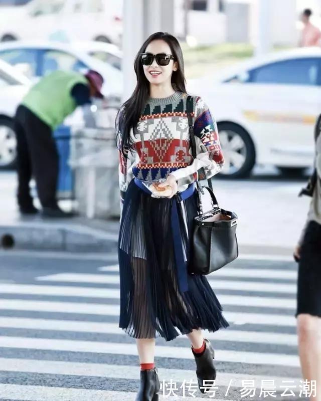  流行|短裙彻底失宠了！今年流行这样穿裙子，优雅减龄还特时尚