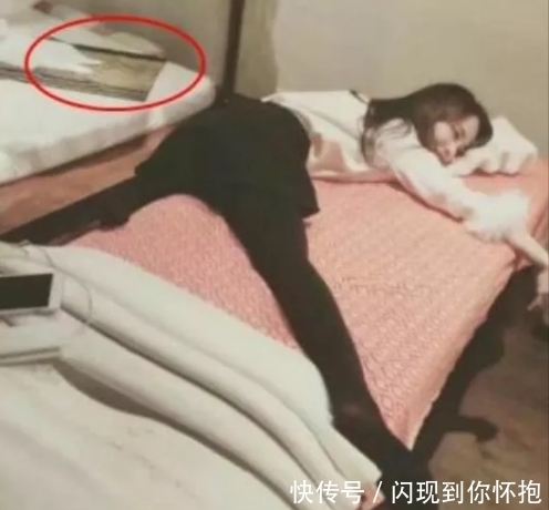 点心|妹子,你可长点心吧,床上那边是什么东西啊,看上去感觉很尴尬哦