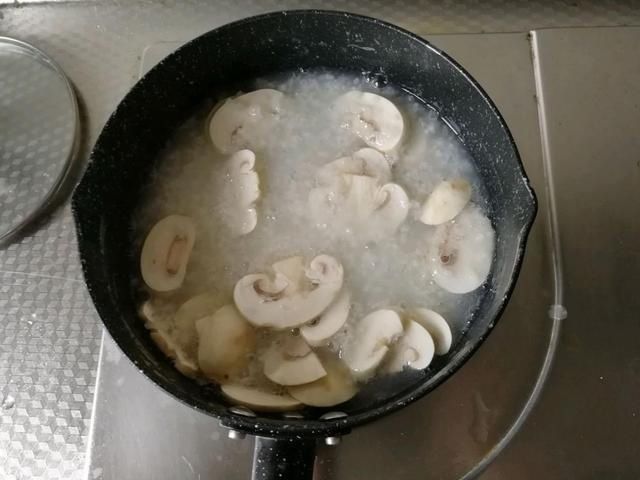白粥|白粥太无味教你一款有肉有菜的粥,颜色好看又好喝
