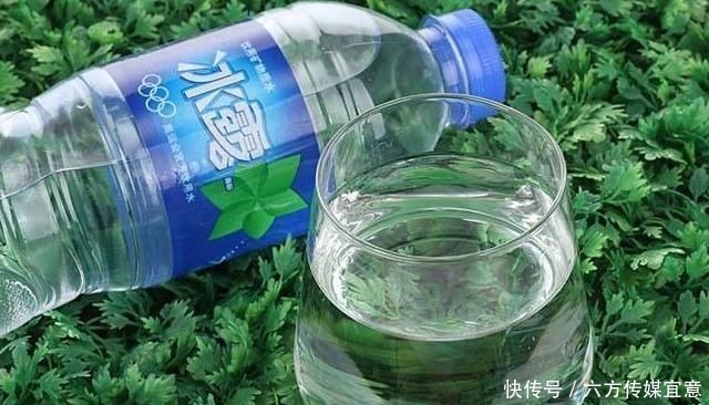 块钱|瓶子一捏就软,坚持只卖1块钱,“寒酸”的冰露现在怎么样了