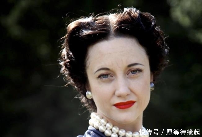 辛普森夫人|爱美人不爱江山！爱德华国王为爱任性退位，婚后生活却是一地鸡毛
