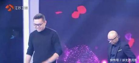 嘉宾|女嘉宾牵手时刻“谈条件”,男嘉宾一一答应,而孟非强压怒火!