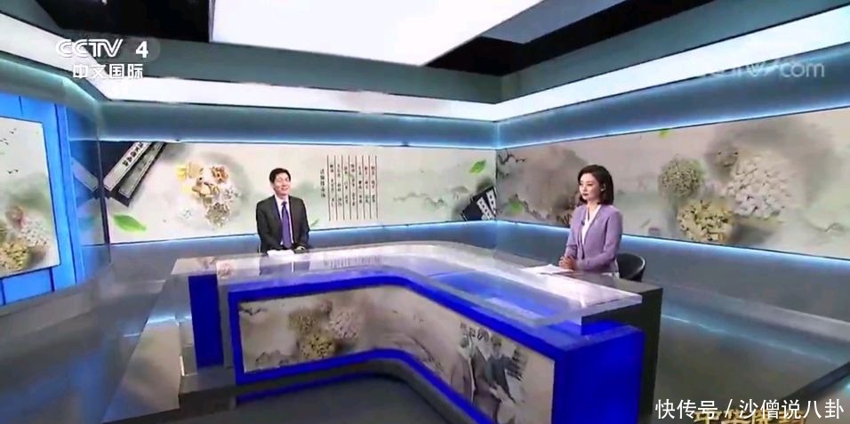 地盘|以为《海峡两岸》换了主持人第一次见小鹿姐姐坐李红的地盘录节目