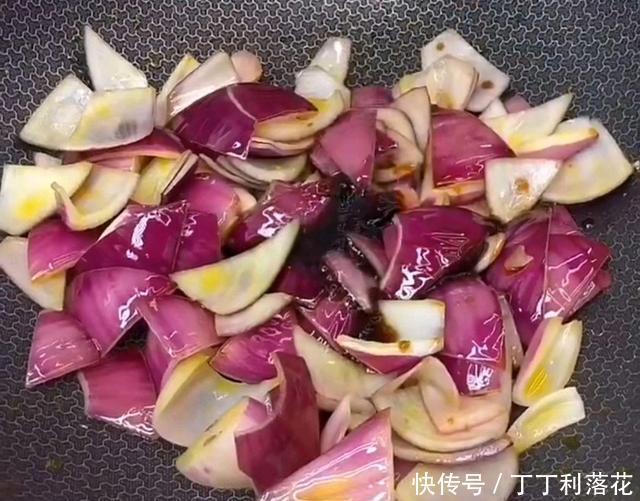  锅中|清淡的四菜一汤，花了仅14元，却吃嗨了一家人，幸福和物质没关系