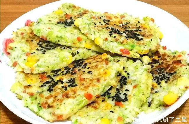 米饭|剩米饭别再炒着吃了,这样做简单营养又美味,我家一周吃3次