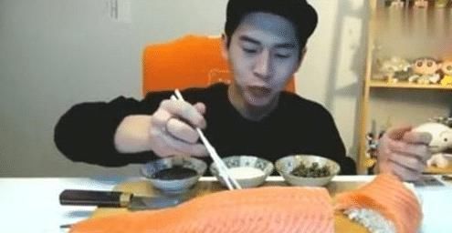 帅哥|网红挑战吃20斤“三文鱼”,入口瞬间被发现“猫腻”吃不起别装