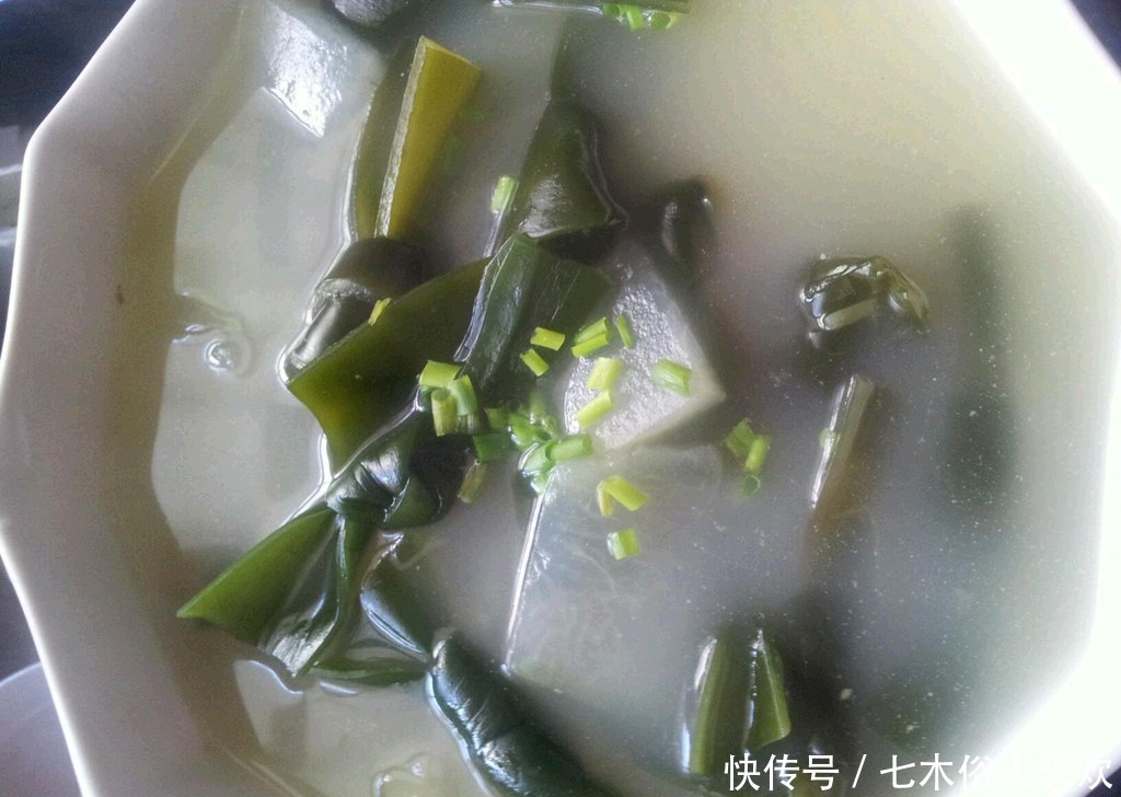  大锅|八月初，不爱吃肉就喝这汤，2块钱一大锅，比鲫鱼便宜，更滋补