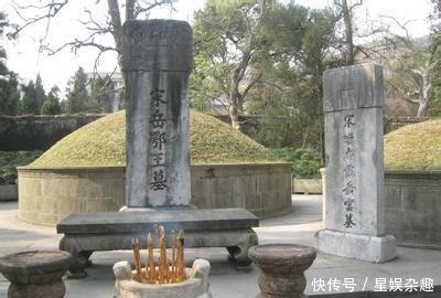 羞姓|世人有多恨秦桧?姓秦学子羞姓秦,此省香客为消灾去病打秦桧跪像