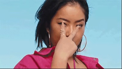  境遇|出道2年境遇天差地别，她们撕开娱乐圈残酷真相