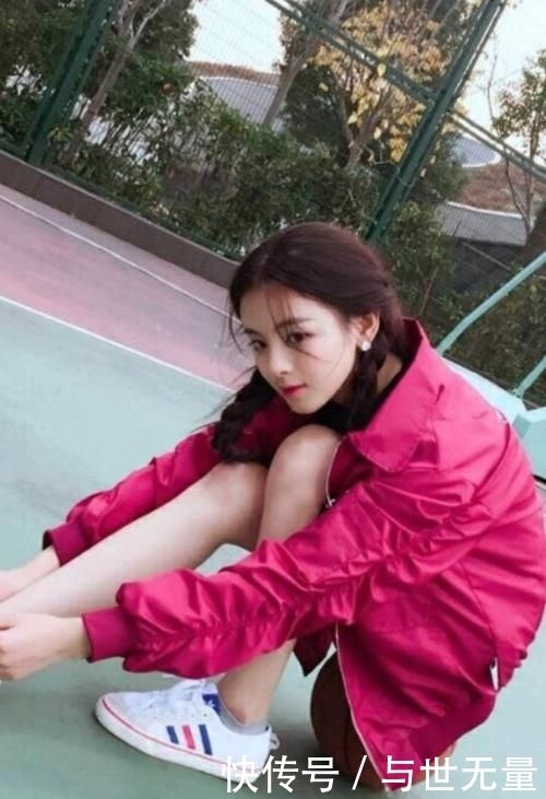 难怪|杨超越17岁面试照被疯传,穿搭是这样式的,难怪她能C位出道