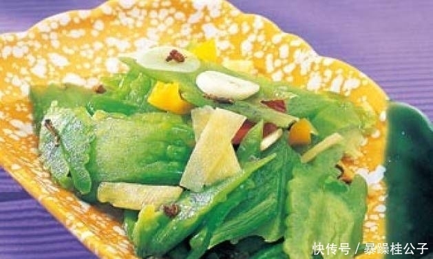  色拉油|夏天，我经常吃苦瓜。让我们看看下面三道菜你最喜欢哪一道