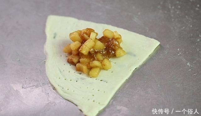 儿子|手抓饼做苹果派,简单又美味,儿子说:再也不用去必胜客了