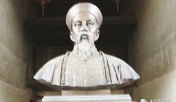 乾隆皇帝|清官装十几箱财宝告老还乡,结果被举报,乾隆得知大喜:重赏