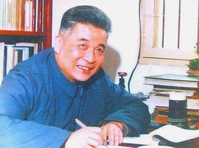 追忆中国脊梁邓稼先:辐射患癌全身出血,疼痛