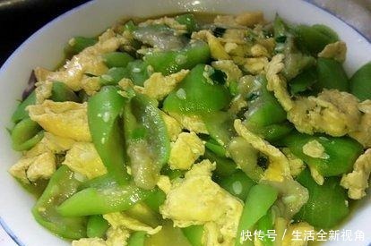 丝瓜|做丝瓜炒鸡蛋时,先炒丝瓜还是先蛋,很多人做错,难怪丝瓜不滑嫩