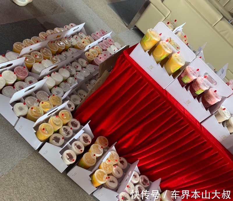  观众|《浪姐》送福利大battle宁静送猪饲料礼包，黄圣依“贿赂”观众