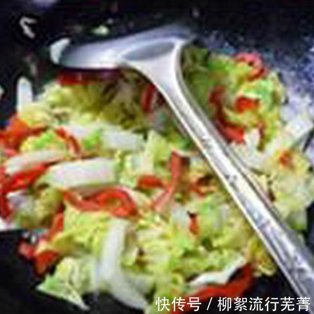 娃娃|红椒炒娃娃菜,简单快手,好吃又下饭