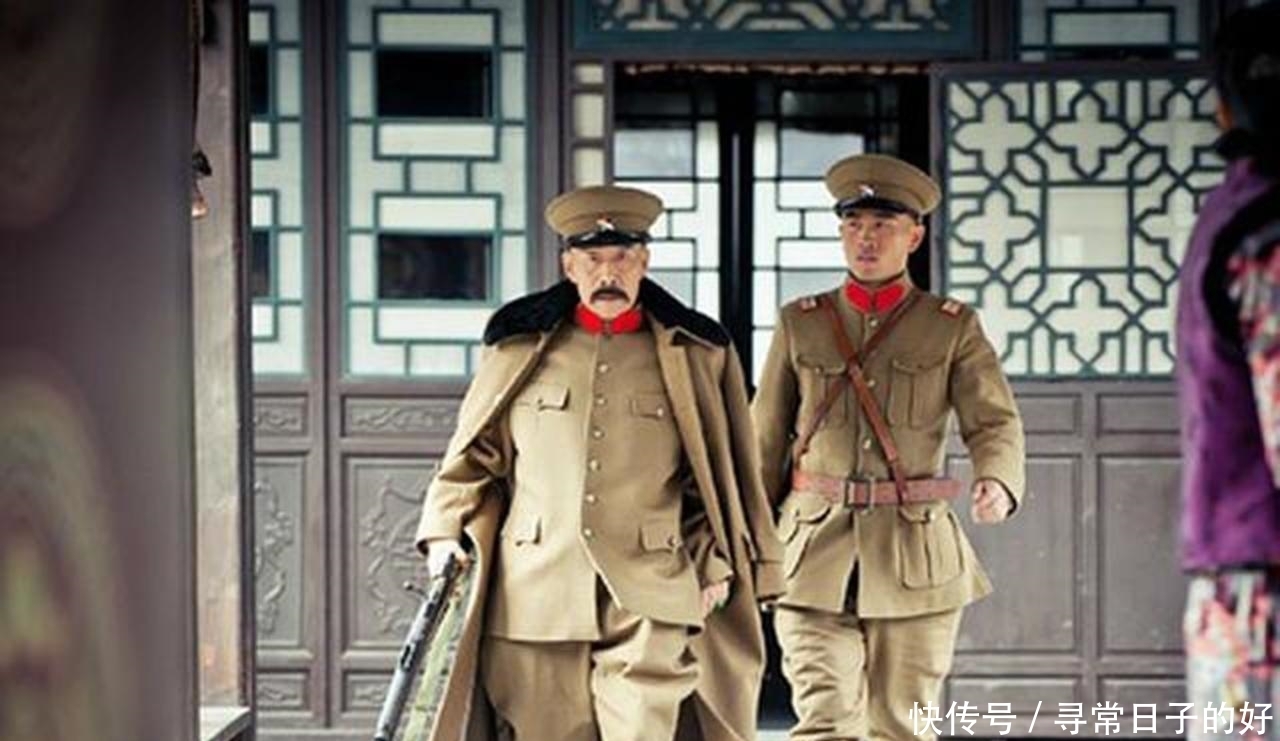  重重地|张作霖深夜回府, 被门卫士兵用枪指着大骂, 他大喜: 给我重重地赏