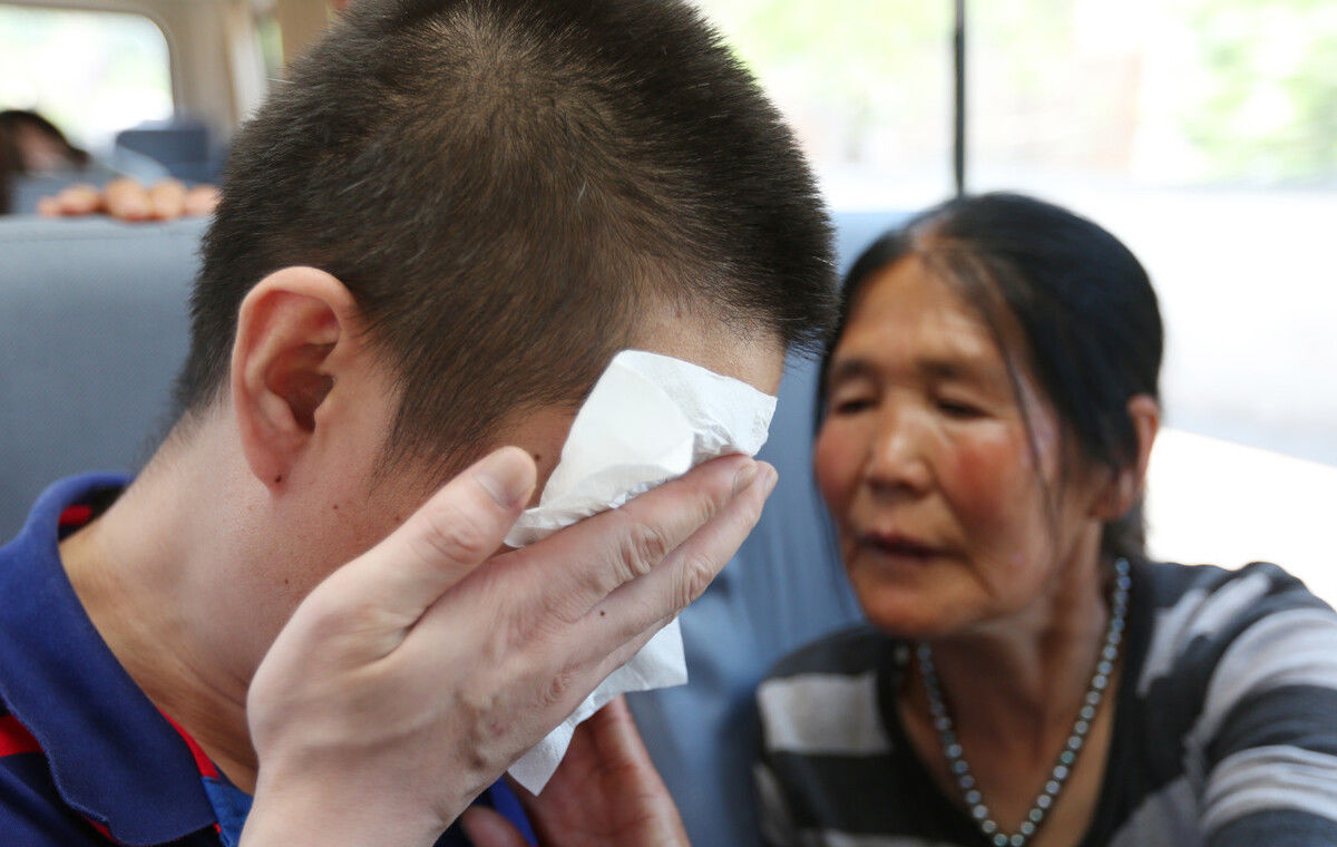 利益和他人|男子踹伤袭胸者或将面临牢狱之灾！学生见义勇为需知其界限
