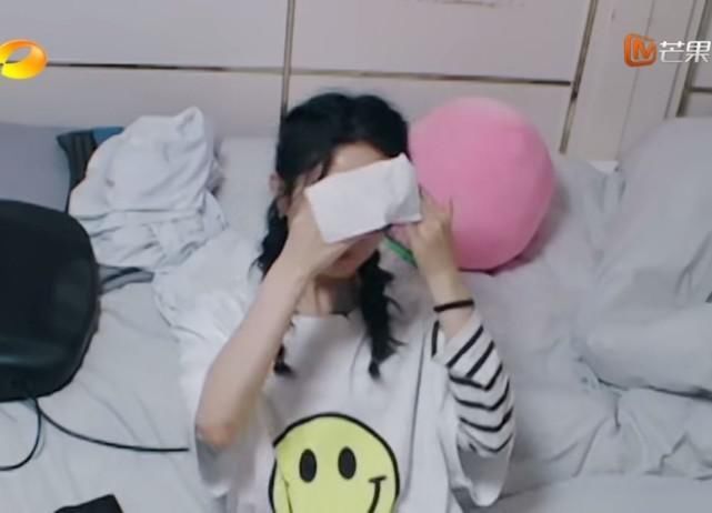  特别|赵丽颖《中餐厅》崩溃大哭，李浩菲暖心安慰，颖宝说话太直情绪失控