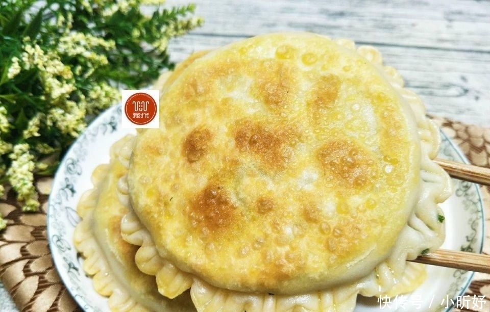 韭菜|做韭菜盒子,教你一招,外酥内鲜,好吃不腻,简单又美味!