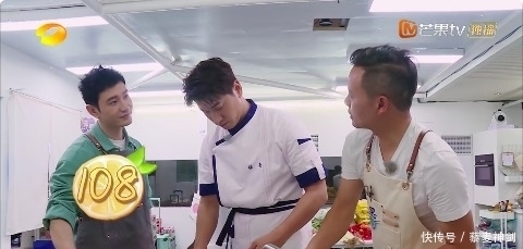  开播|《中餐厅》开播，赵丽颖被逼哭，果然，只有她才能搞定这两个男人