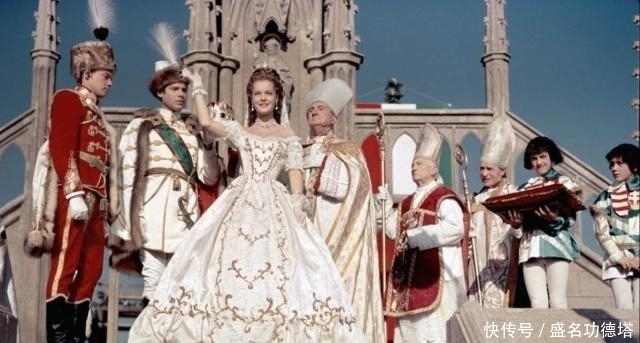 减肥|茜茜公主腰围过50cm就要绝食,啥是真正的小蛮腰?看完照片就明白