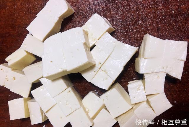 营养|秋天要多吃此物,2块钱1斤,简单蒸一蒸美味好消化