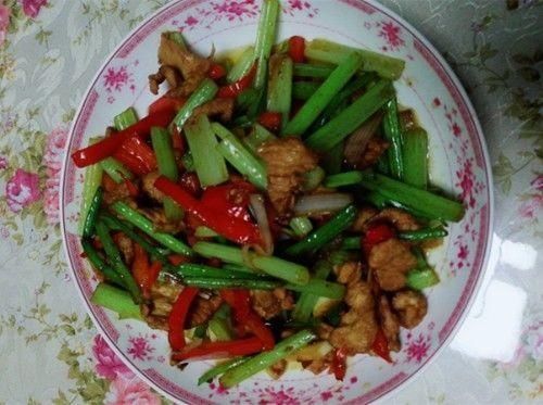  生活费|暑假婆婆帮忙带孩子，我给两千生活费，看到桌上的菜，我又给三千