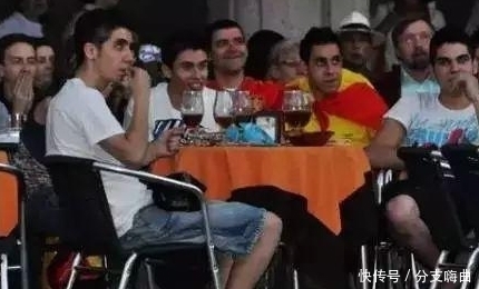 看球的时|阿根廷人:中国人真奇怪,这么难吃的东西为何每次看球都要吃?