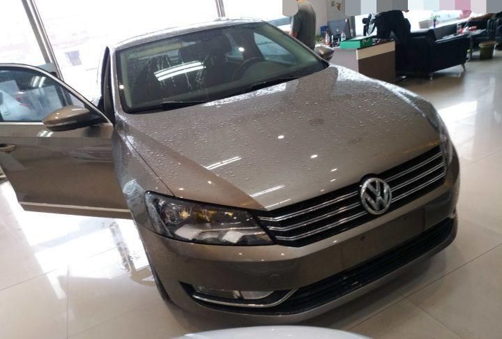 买辆|大众帕萨特新车低至13万,花11万买辆开了五年的二手帕萨特图啥