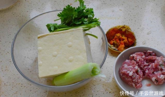 好吃|豆腐不用炒不用煮,放碗里一蒸,比水蒸蛋还爽滑!