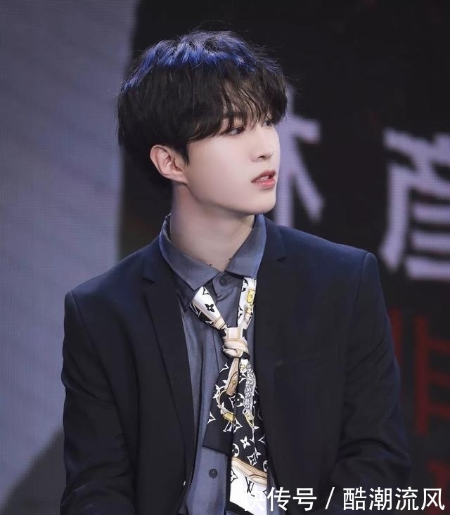 范丞丞|男孩只能穿黑白配吗?范丞丞样式非常实用