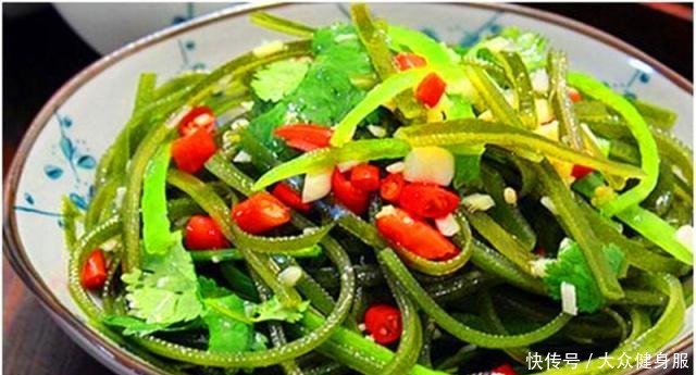 海带丝|凉拌海带丝时,腥味重多加这“1步”,酸辣可口,鲜香十足!