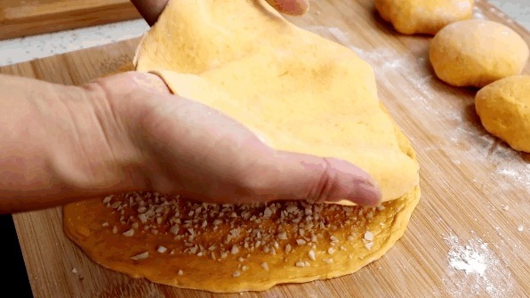  肉夹馍|这种南瓜千层饼，在家就能做，口感独特，馅料丰富，比肉夹馍还香