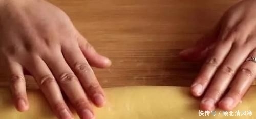 油炸|1碗面粉,4个鸡蛋,不用蒸不油炸,外酥里嫩,小孩抢着吃