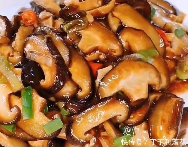锅中|清淡的四菜一汤,花了仅14元,却吃嗨了一家人,幸福和物质没关系
