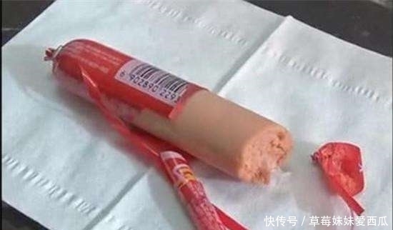 告上|女孩吃火腿肠, 拆开后竟把生产厂家告上法庭, 网友: 做得好
