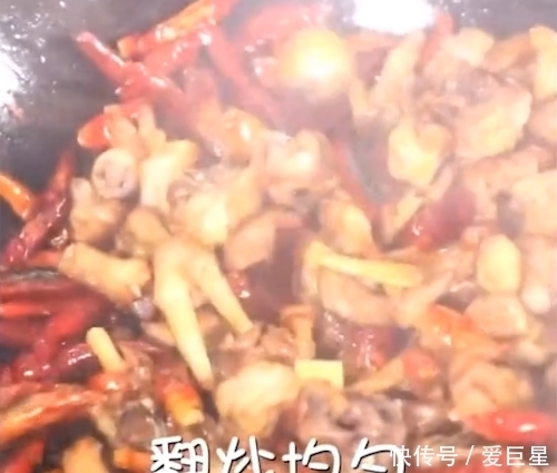  中国|老干妈风波未平，又一中国食物在国外爆火，老外：好吃停不下来！