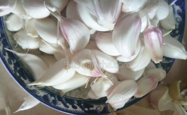  上市|现在是新蒜上市的季节，家中老人把几十年的糖醋蒜秘诀告诉你