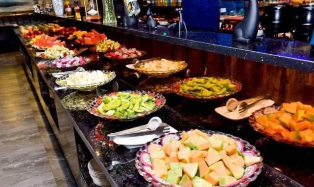 终身|世界最霸气的自助餐,吃完一份牛排就能终身免费,网友套路太深