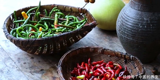 配料|李子柒做剁椒酱,看到配料里的“它”,网友这样真的好吃吗