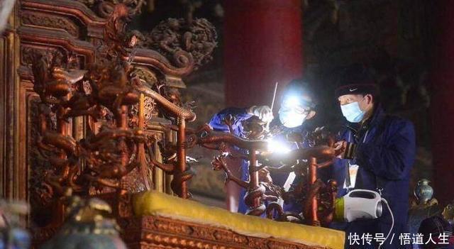 登基|袁世凯花40万做了一把龙椅，专家打开夹层，看了一眼后大笑不止
