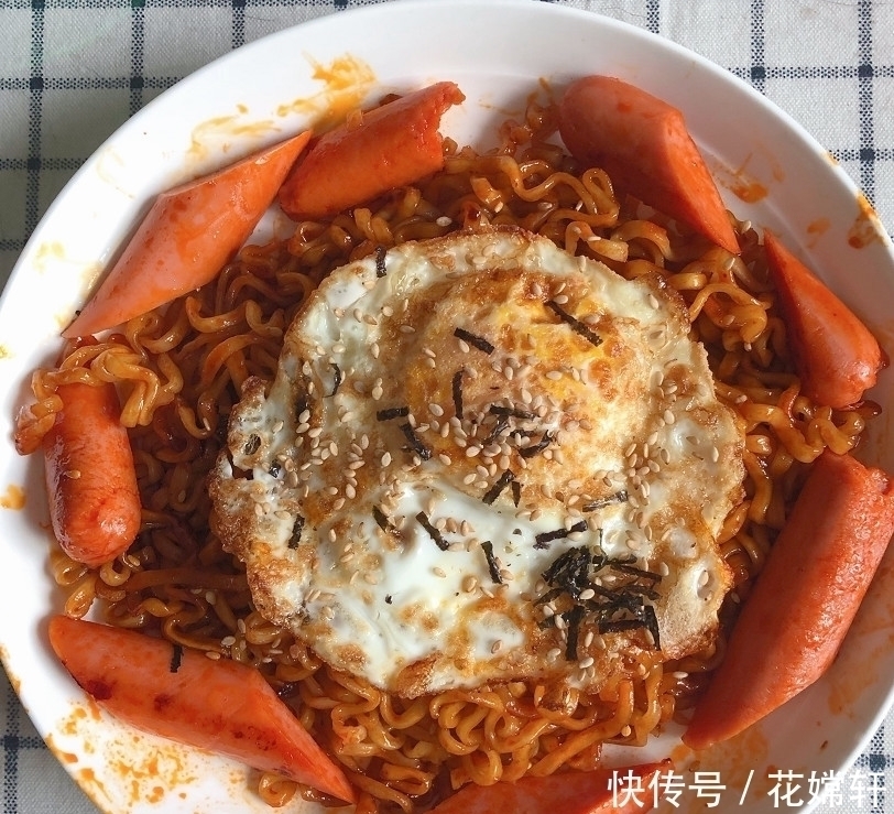 泡面|宁可不吃康师傅,也不能错过的几款泡面,网友“怒赞”必须拔草